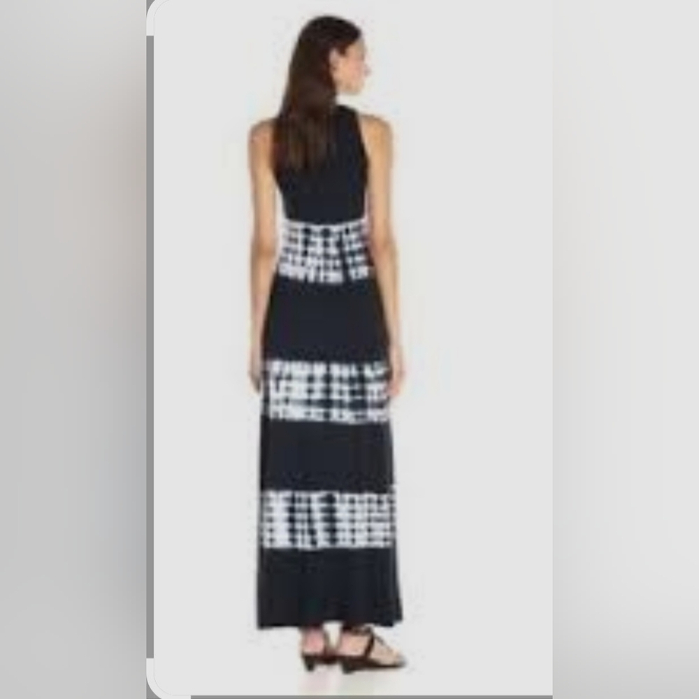 Elegant Black and White Maxi Dress